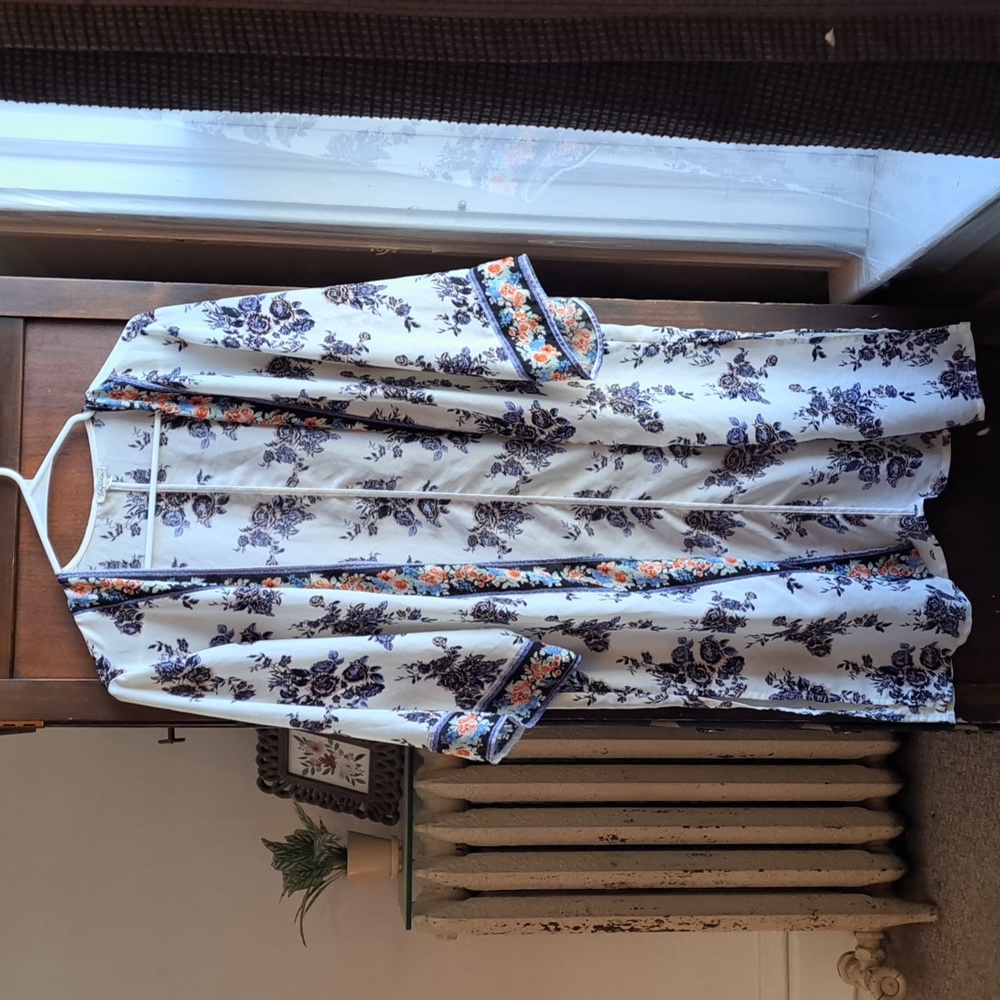 Lily White size S/M blue and white floral kimono - Picture 1 of 6
